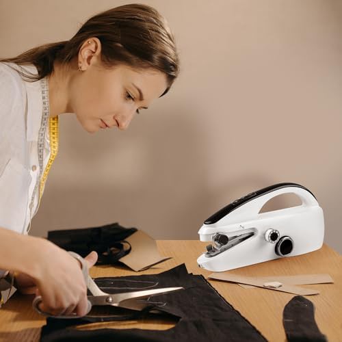 G11 white handheld sewing machine for travel — photo 4
