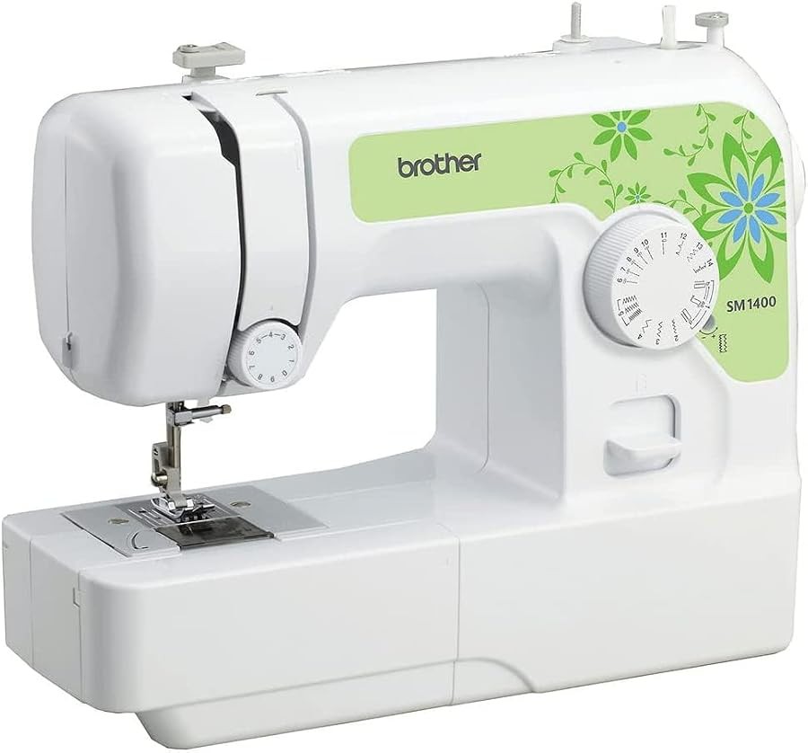 Fourteen stitch sewing machine with LED light — photo 3