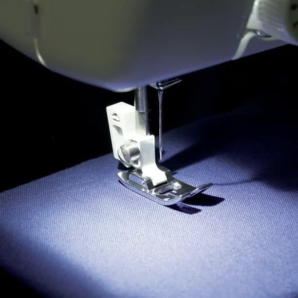 Free arm mending machine with case — photo 5